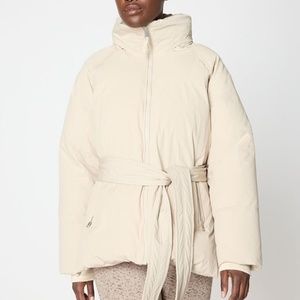 Short down jacket Invigorate Oversized RDS Down Puffer with Stowaway Hood